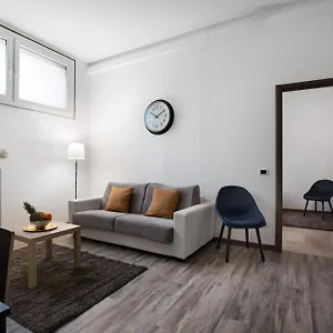 Appartamento Bracco11, Milano